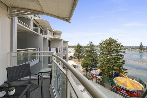 The Oaks Waterfront Resort, Unit 509 - New South Wales Tourism  1