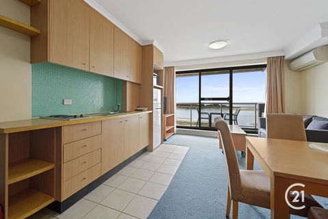 The Oaks Waterfront Resort, Unit 511 - New South Wales Tourism  3