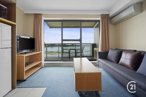 The Oaks Waterfront Resort, Unit 511 - New South Wales Tourism  0