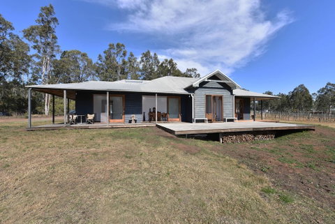 The Parson's Vineyard Retreat - Get Amongst The Vineyards In A Historic Home - New South Wales Tourism  3