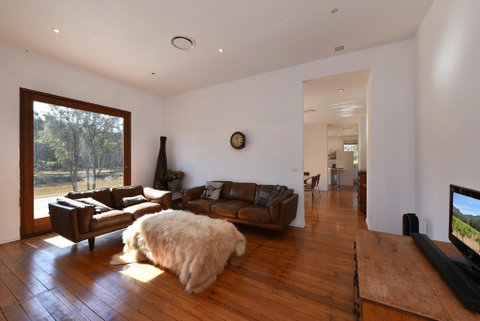 The Parson's Vineyard Retreat - Get Amongst The Vineyards In A Historic Home - New South Wales Tourism  2