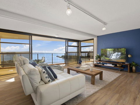 The Penthouse @ Point Cartwright - INSTANT HOTEL WINNER 2019 - New South Wales Tourism  1