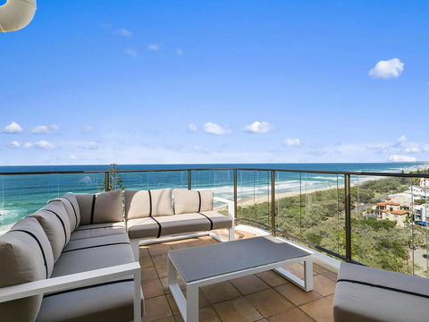 The Penthouse @ Point Cartwright - INSTANT HOTEL WINNER 2019 - New South Wales Tourism  3