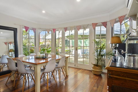 The Pines Bed And Breakfast - New South Wales Tourism  0