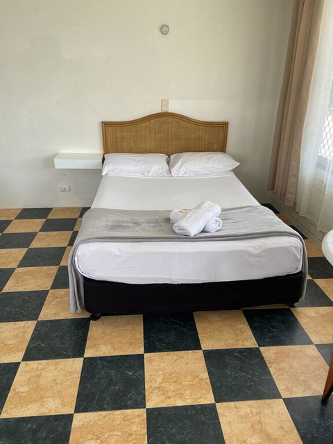 THE QUEENSLANDER MOTEL - New South Wales Tourism  2