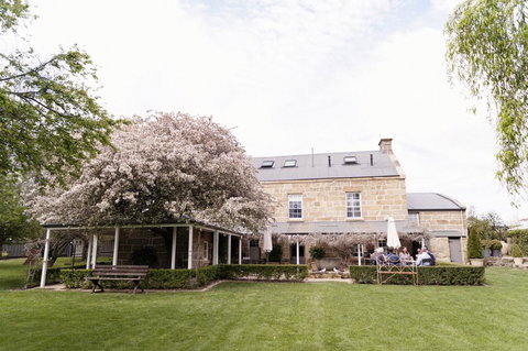 The Red Feather Inn - New South Wales Tourism  2