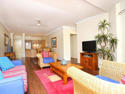 The Sands 2/20 Pacific Parade Opposite Beach Plus Air - New South Wales Tourism  3