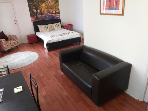 The Shelter Shed Garden Studio Apartment - New South Wales Tourism  1