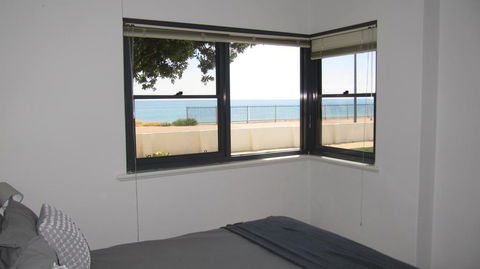 The Somerton Beach Retreat - New South Wales Tourism  1