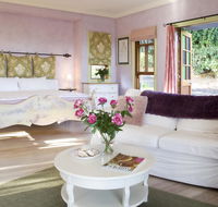 The Spotted Chook and Amelie's Petite Maison