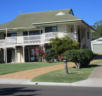 The Sun and the Sea in Hervey Bay - New South Wales Tourism 