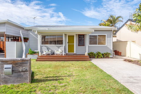The Surf Shack - New South Wales Tourism  0