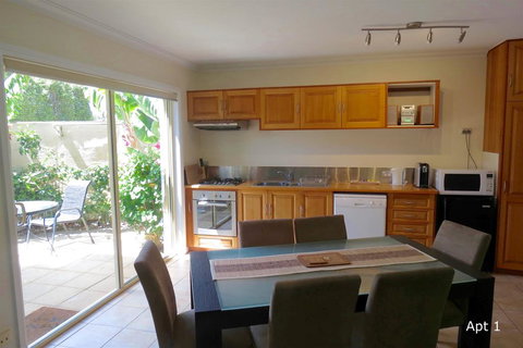 The Wave Oasis SC B&B - New South Wales Tourism  1