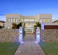 The White House GC Waterfront Home Cinema Jacuzzi Heated Pool - New South Wales Tourism 