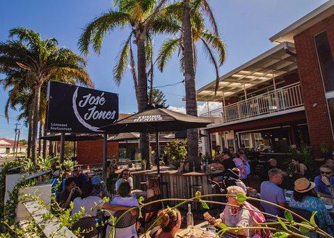 Thirroul Beach Motel - New South Wales Tourism  1