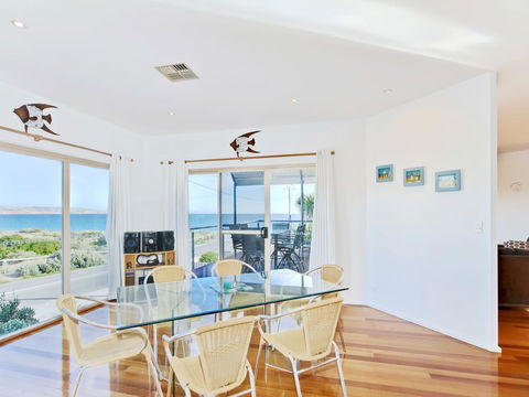 Through The Looking Glass - New South Wales Tourism  3