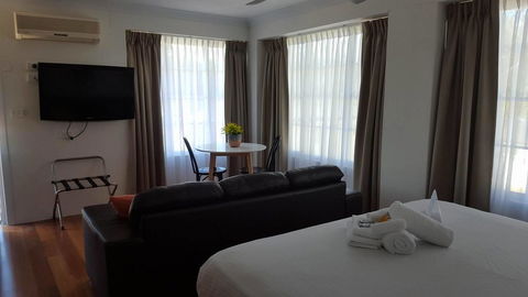 Timbertown Resort And Motel - New South Wales Tourism  2