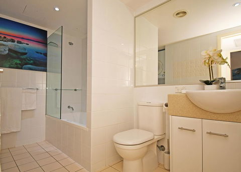 Tingeera Luxury Beachfront Apartments - New South Wales Tourism  3