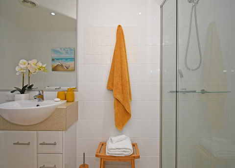 Tingeera Luxury Beachfront Apartments - New South Wales Tourism  2