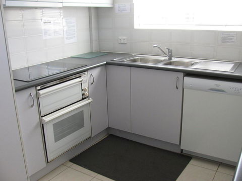 Toowoon Beach View 3br Villa 4 Just Steps To Beach With Views - New South Wales Tourism  1