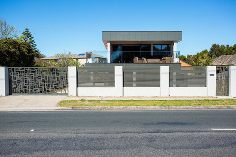 Top Class Beachfront Tootgarook - New South Wales Tourism  1