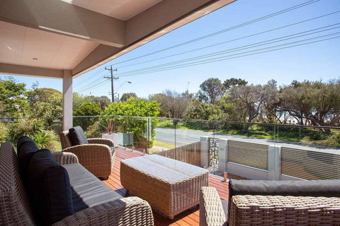 Top Class Beachfront Tootgarook - New South Wales Tourism  3