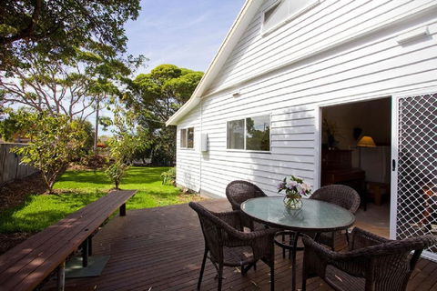 Torquay Retreats Aus - ThirtyOne Pride - New South Wales Tourism  1