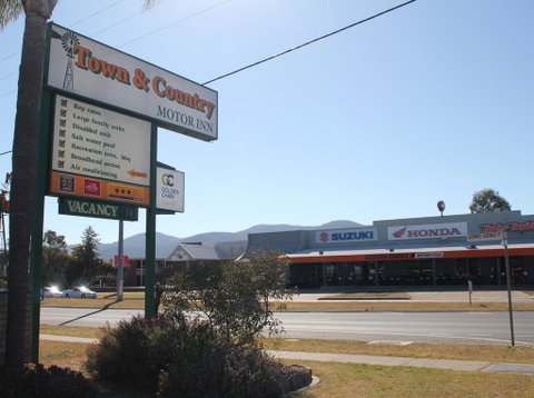 Town And Country Motor Inn - New South Wales Tourism  3