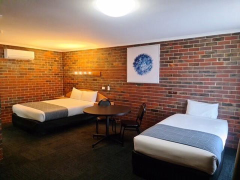 Town House Motor Inn - New South Wales Tourism  1