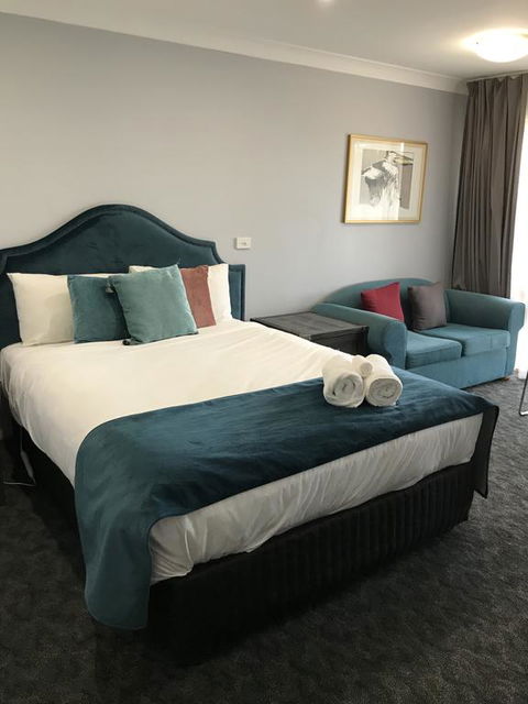 Town & Country Motor Inn - New South Wales Tourism  0