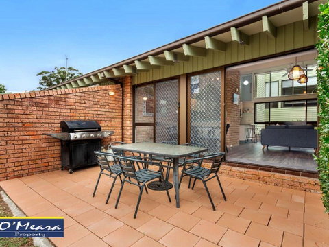 Townhouse 9 'Bay Parklands', 2 Gowrie Ave - Pool Views & Tennis Court - New South Wales Tourism  0
