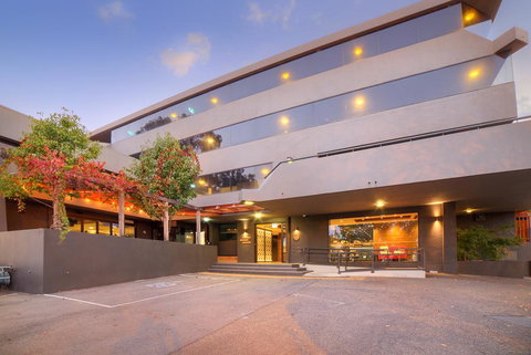 Townhouse Hotel - New South Wales Tourism  3