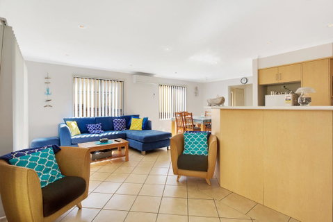 Townhouse In The Heart Of Port Stephens - New South Wales Tourism  2