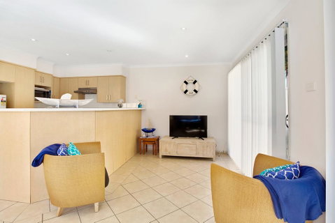 Townhouse In The Heart Of Port Stephens - New South Wales Tourism  3