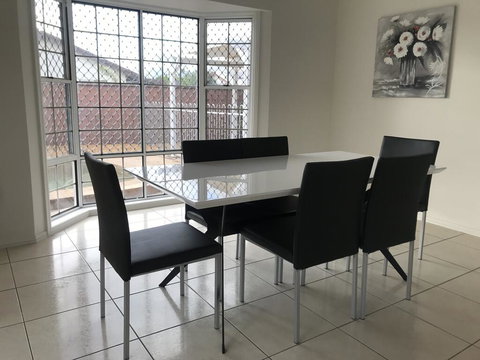 Townsville Wistaria Spacious Home - New South Wales Tourism  2