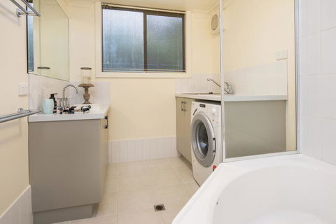Tranquil Waters - Pet Friendly Family Beach House In Quindalup - New South Wales Tourism  3