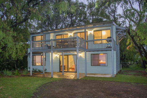 Tranquil Waters - Pet Friendly Family Beach House In Quindalup - New South Wales Tourism  0