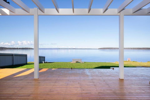 Tranquility Absolute Waterfront - Pet Friendly - 10 Mins To Hyams Beach - New South Wales Tourism  0