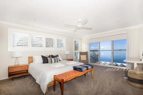 Tranquility Absolute Waterfront - Pet Friendly - 10 Mins To Hyams Beach - New South Wales Tourism  3