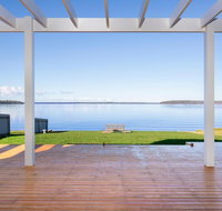 Tranquility Absolute Waterfront - Pet Friendly - 10 Mins to Hyams Beach - New South Wales Tourism 