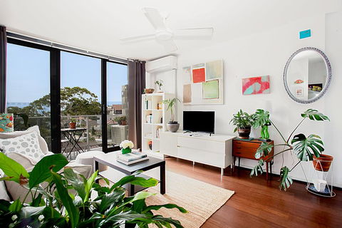 Treetop Retreat Five Minute Stroll To The Beach - New South Wales Tourism  3