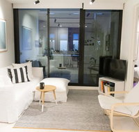 Trendy 1 Bedroom Apartment In The Heart Of Collingwood - New South Wales Tourism 