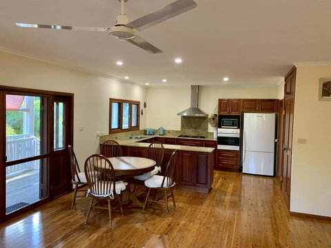 Tropical Styling - New South Wales Tourism  0