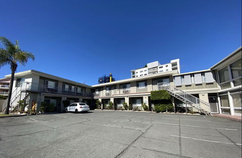Tropicana Motel - New South Wales Tourism  2