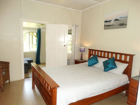 Tuckers Rocks Cottage - New South Wales Tourism  3