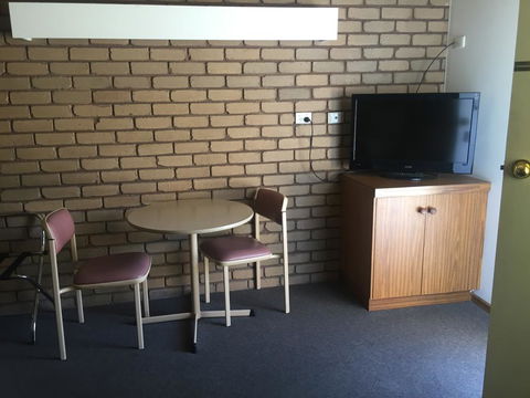 Tudor House Motel - New South Wales Tourism  1