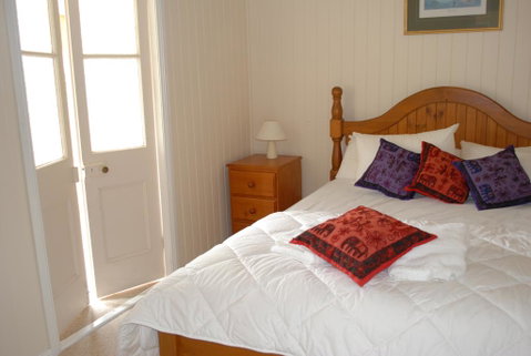 Twisted Gum Vineyard Cottage - New South Wales Tourism  2
