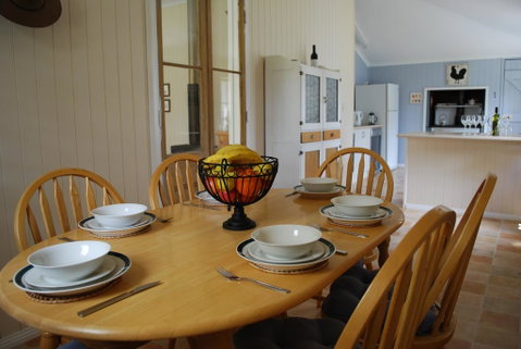 Twisted Gum Vineyard Cottage - New South Wales Tourism  3