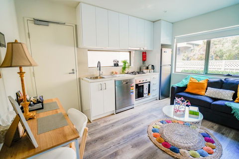 U1 Brunswick Living Brand New Apartment Close To Airport And CBD - New South Wales Tourism  0