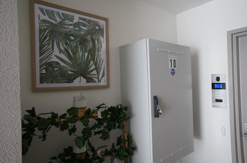 U101 Brunswick Living Brand New Deluxe Balcony Apartment Close To Airport And CBD - New South Wales Tourism  3